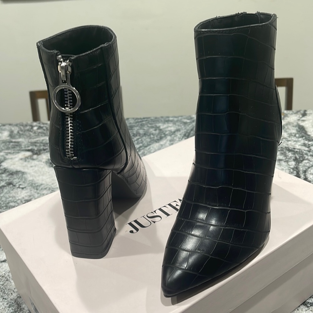 Justfab Women’s Heels Booties Size 7.5 Black Color.